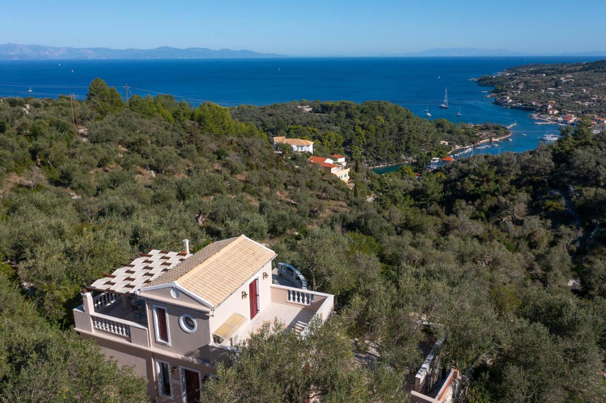 Triena By Paxosretreats Villa Gáios