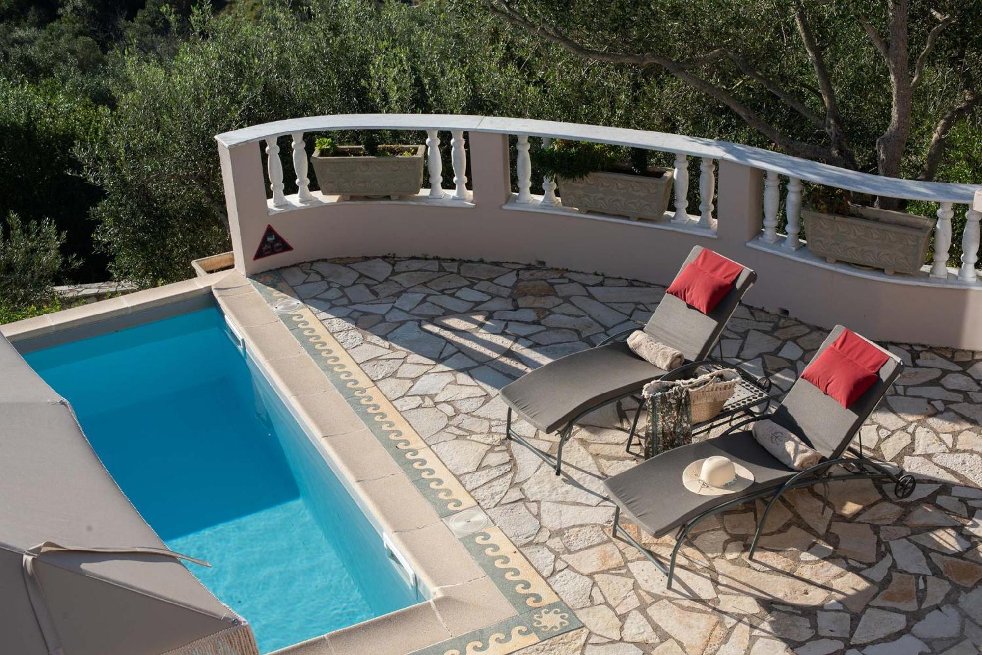 Triena By Paxosretreats Gaios