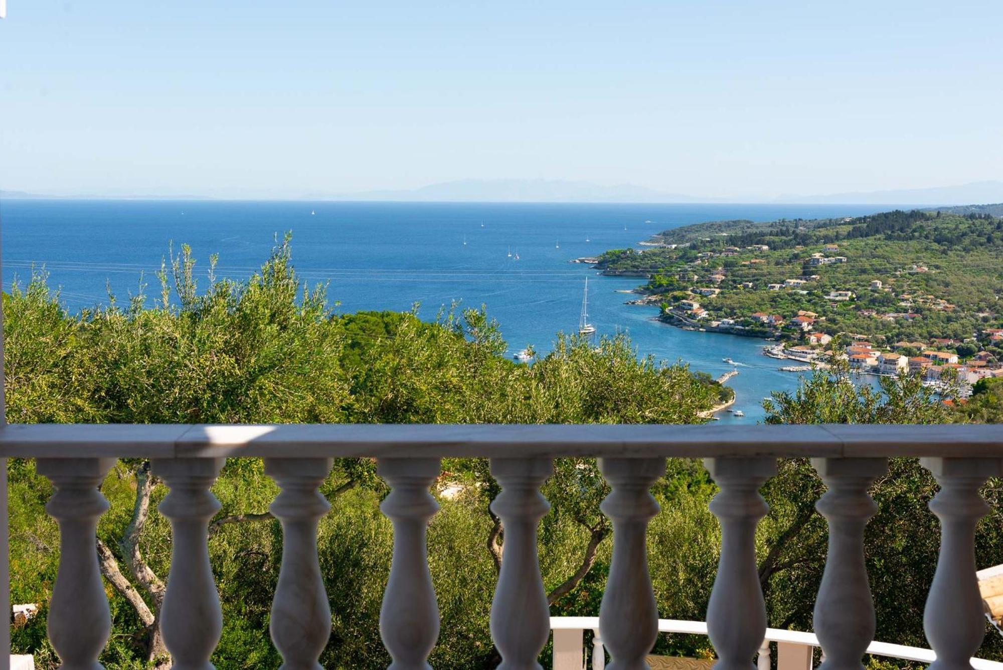 Triena By Paxosretreats Villa Gaios